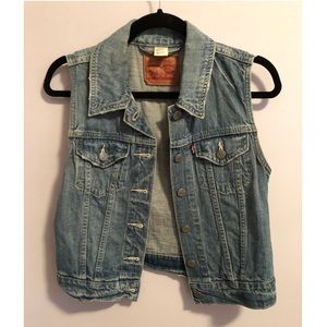 Levi’s denim vest